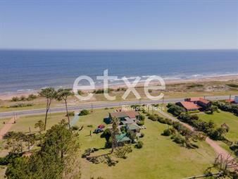 https://www.gallito.com.uy/casa-en-venta-enorme-terreno-frente-playa-bella-vista-inmuebles-24678396