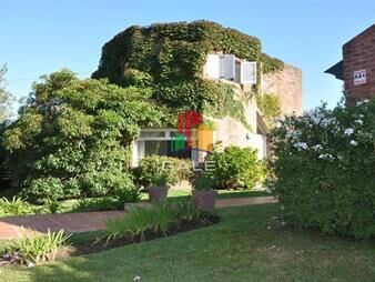 https://web5.gallito.com.uy/hermosa-casa-en-alquiler-en-la-barrra-inmuebles-25455254