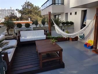 https://www.gallito.com.uy/apartamento-en-brava-2-dormitorios-inmuebles-24771932
