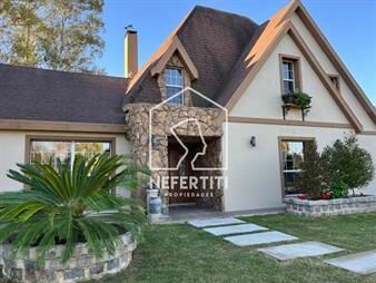 https://web5.gallito.com.uy/venta-de-casa-8-dormitorios-en-cumbres-de-carrasco-inmuebles-25482262
