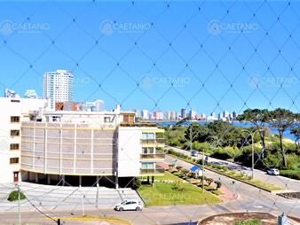 https://web5.gallito.com.uy/venta-apartamento-1-dormitorio-frente-al-mar-playa-mansa-p-inmuebles-24797479