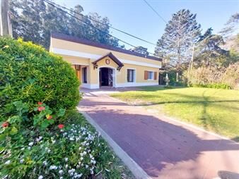 https://www.gallito.com.uy/alquiler-temporal-casa-3-dormitorios-barbacoa-pinares-punta-inmuebles-22910314