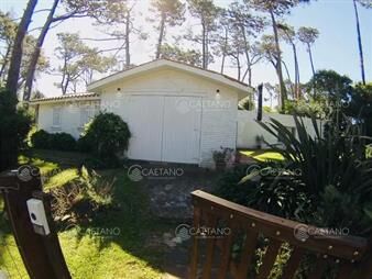 https://www.gallito.com.uy/muy-linda-casa-a-solo-200-mtrs-del-mar-inmuebles-20817345