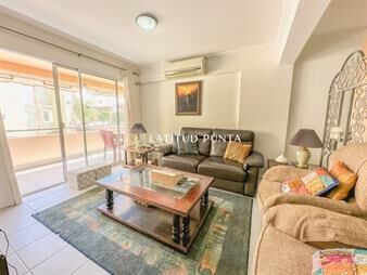 https://www.gallito.com.uy/pinares-apartamento-de-3-dormitorios-frente-al-mar-inmuebles-24642490