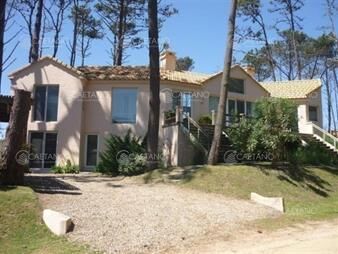 https://www.gallito.com.uy/excelente-propiedad-en-barrio-privado-de-gran-categorã­a-inmuebles-18410297