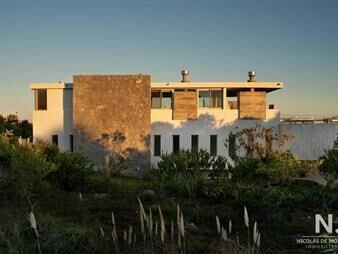 https://web5.gallito.com.uy/casa-en-el-chorro-manantiales-inmuebles-25570948