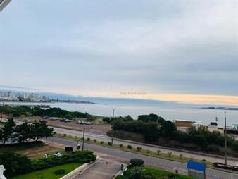 https://web5.gallito.com.uy/departamento-de-3-dormitorios-en-coral-tower-mansa-punta-inmuebles-17126793