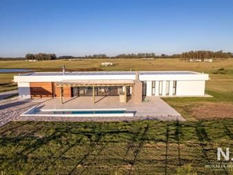 https://web5.gallito.com.uy/casa-de-lujo-que-ofrece-comodidad-y-amplitud-en-un-entorno-inmuebles-25042952