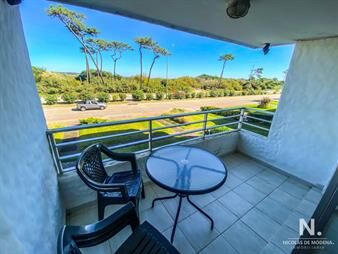 https://web5.gallito.com.uy/se-vende-apartamento-en-primera-linea-playa-mansa-2-dormito-inmuebles-25145546