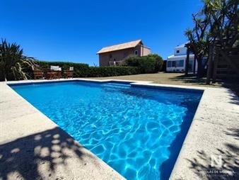 https://web5.gallito.com.uy/hermosa-vista-y-comodos-espacios-en-amplia-casa-a-metros-de-inmuebles-25042204