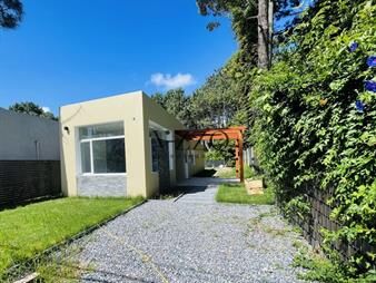 https://web5.gallito.com.uy/casa-de-2-dormitorios-en-venta-pinares-punta-del-este-inmuebles-25653584