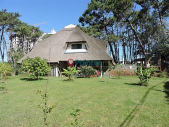 https://www.gallito.com.uy/casa-en-venta-a-metros-del-mar-laguna-del-diario-inmuebles-25033219
