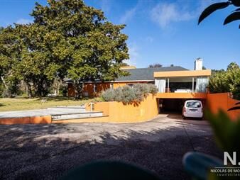 https://web5.gallito.com.uy/espectacular-casa-en-alquiler-barrio-cantegril-punta-del-es-inmuebles-25041532