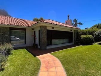 https://web5.gallito.com.uy/vende-espectacular-casa-con-3-dormitorios-piscina-y-parril-inmuebles-25743158