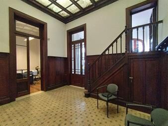 https://web5.gallito.com.uy/venta-de-casa-4-dormitorios-con-garaje-en-tres-cruces-inmuebles-25771885