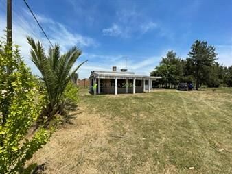https://www.gallito.com.uy/5200-metros-de-terreno-con-casa-a-terminar-inmuebles-23816919