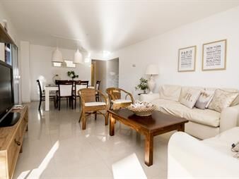 https://web5.gallito.com.uy/amplio-y-luminoso-apartamento-de-2-dormitorios-en-aidy-gril-inmuebles-22908883