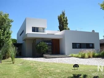 https://www.gallito.com.uy/en-venta-casa-de-4-dormitorios-en-la-tahona-impecable-inmuebles-25482519