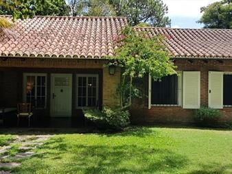 https://web5.gallito.com.uy/casa-en-venta-en-golf-amplio-terreno-3-dormitorios-serv-inmuebles-25034684