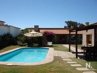 https://www.gallito.com.uy/casa-en-manantiales-5-dormitorios-inmuebles-25035505