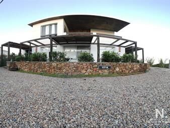 https://web5.gallito.com.uy/casa-de-5-dormitorios-en-montoya-frente-al-mar-inmuebles-25037098