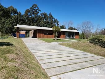 https://web5.gallito.com.uy/venta-casa-en-barrio-privado-punta-ballena-inmuebles-24988244