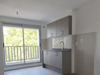 https://web5.gallito.com.uy/hermoso-apartamento-con-renta-a-pasos-del-palacio-legislati-inmuebles-25795260