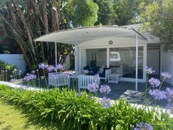 https://www.gallito.com.uy/en-venta-casa-en-san-rafael-de-2-dormitorios-punta-del-es-inmuebles-25807683