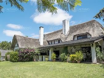 https://web5.gallito.com.uy/casa-de-gran-porte-en-golf-punta-del-este-inmuebles-21719054
