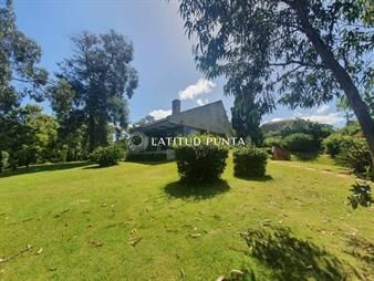https://www.gallito.com.uy/casa-con-amplio-jardã­n-en-pinares-3-dormitorios-inmuebles-21927727