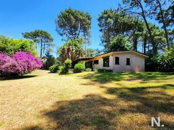 https://www.gallito.com.uy/venta-casa-en-portezuelo-zona-bosque-punta-ballena-inmuebles-25042435