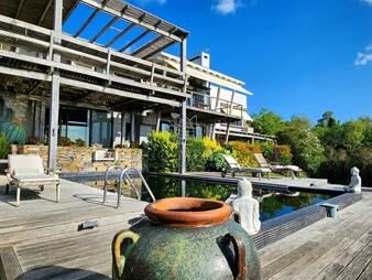 https://web5.gallito.com.uy/excelente-casa-en-el-lomo-de-la-ballena-con-vista-al-mar-inmuebles-22955511