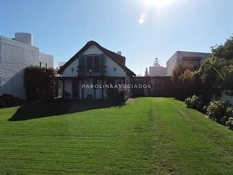 https://web5.gallito.com.uy/casa-de-5-dormitorios-en-venta-en-la-barra-punta-del-este-inmuebles-19629331