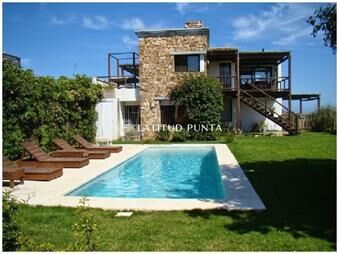 https://web5.gallito.com.uy/hermosa-casa-frente-al-mar-en-punta-piedras-inmuebles-25816818