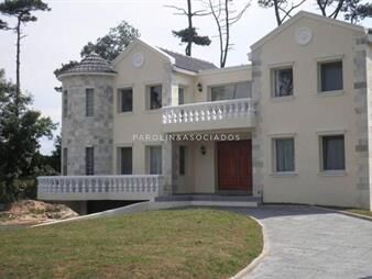 https://web5.gallito.com.uy/casa-en-venta-de-4-dormitorios-en-mansa-punta-del-este-inmuebles-16906161
