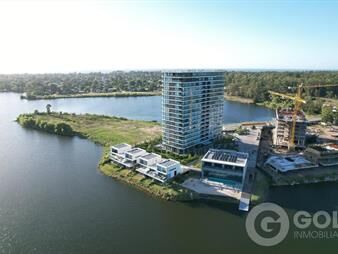 https://web5.gallito.com.uy/venta-de-casa-3-dormitorios-en-carrasco-boating-con-segurid-inmuebles-25895674