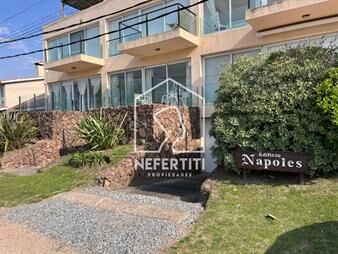 https://www.gallito.com.uy/apartamento-3-dormitorios-en-edificio-napoles-de-manantiale-inmuebles-25896162