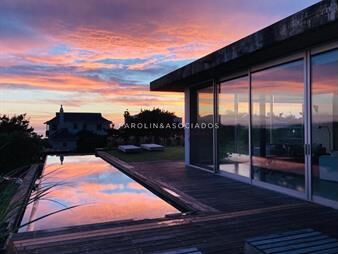 https://www.gallito.com.uy/moderna-casa-frente-al-mar-en-venta-en-tã­o-tom-solanas-inmuebles-24631785