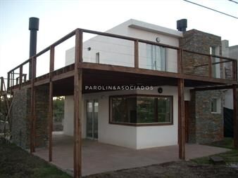 https://www.gallito.com.uy/casa-en-venta-a-pasos-del-mar-de-punta-del-este-inmuebles-17604770