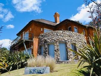 https://web5.gallito.com.uy/espectacular-casa-en-venta-a-metros-del-mar-en-montoya-pun-inmuebles-24506688