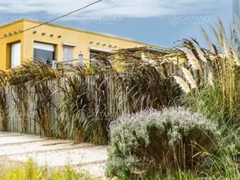 https://www.gallito.com.uy/casa-en-venta-7-dormitorios-punta-piedras-inmuebles-25910898