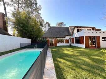 https://web5.gallito.com.uy/casa-de-5-dormitorios-en-alquiler-temporal-pinares-punta-d-inmuebles-25268934