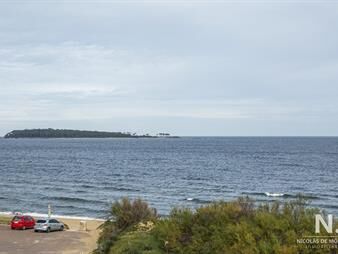 https://web5.gallito.com.uy/espectacular-casa-en-primera-linea-de-playa-mansa-punta-de-inmuebles-24987535
