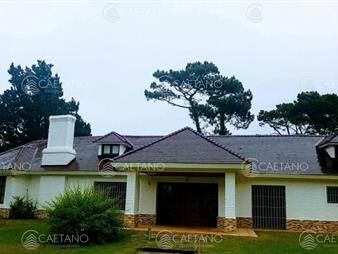 https://web5.gallito.com.uy/hermosa-mansion-en-zona-cantegril-inmuebles-19284326