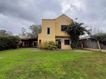 https://web5.gallito.com.uy/linda-casa-en-venta-en-la-barra-punta-del-este-inmuebles-19576427