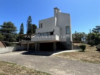https://www.gallito.com.uy/casa-de-3-dormitorios-en-venta-en-pinares-punta-del-este-inmuebles-23337998