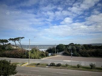 https://web5.gallito.com.uy/venta-apartamento-primera-linea-punta-del-este-3-dormitorio-inmuebles-25727093