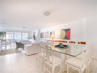 https://web5.gallito.com.uy/apartamento-en-venta-de-4-dormitorios-en-punta-del-este-inmuebles-18163833