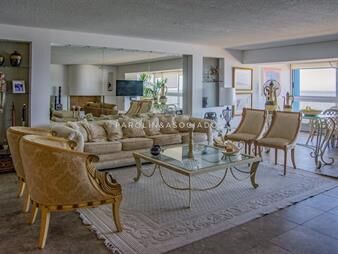 https://web5.gallito.com.uy/espectacular-departamento-en-venta-con-vista-al-mar-y-3-dor-inmuebles-24471057