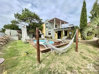 https://web5.gallito.com.uy/venta-espectacular-casa-2-dormitorios-con-piscina-la-fort-inmuebles-25042649